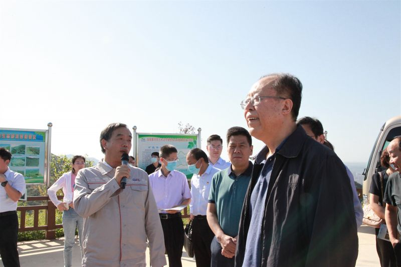 
				   
					河南省人大常委會黨組副書記、副主任馬懿一行到洛陽黃河同力調(diào)研
				 